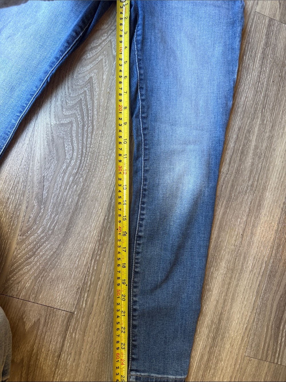Lucky Brand Women's Light Blue Skinny Jeans - Picture 12 of 13